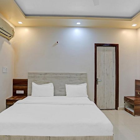 Hotel O Expo View Near Pvr Ansal Plaza เกรทเตอร์นอยดา ภายนอก รูปภาพ