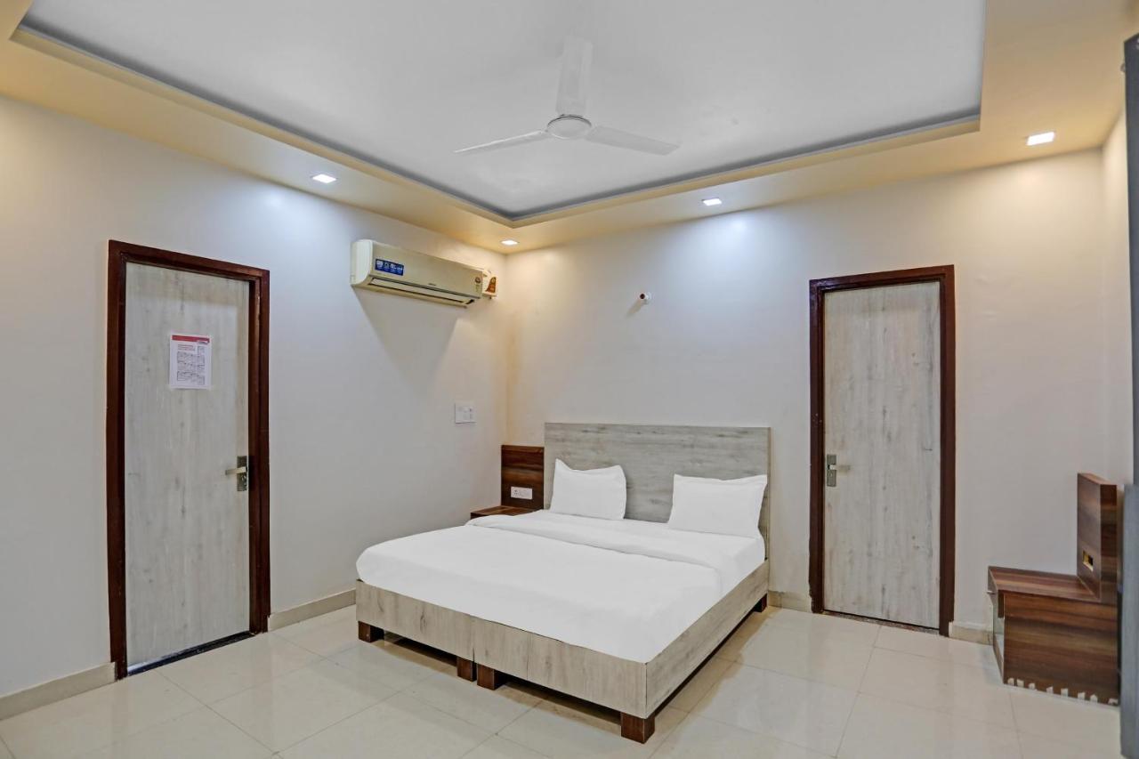 Hotel O Expo View Near Pvr Ansal Plaza เกรทเตอร์นอยดา ภายนอก รูปภาพ
