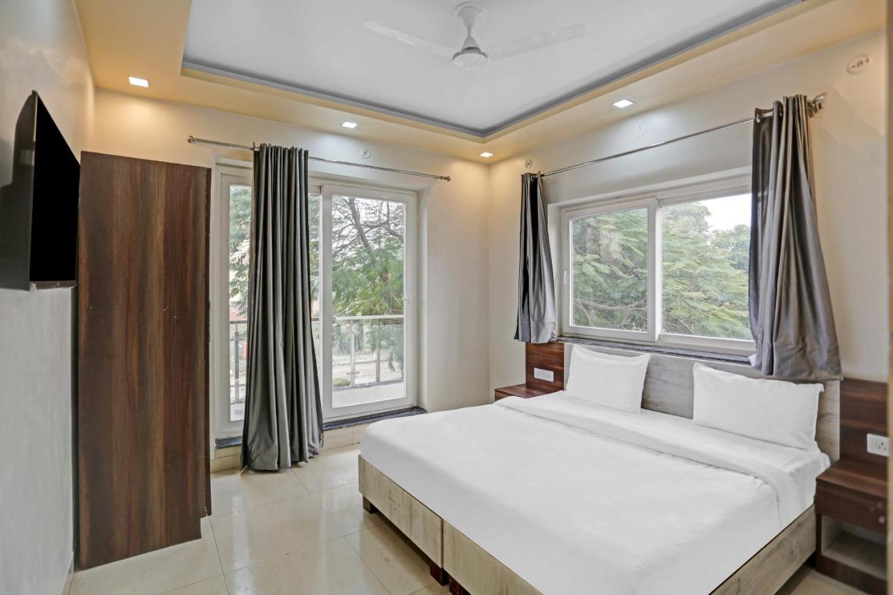 Hotel O Expo View Near Pvr Ansal Plaza เกรทเตอร์นอยดา ภายนอก รูปภาพ