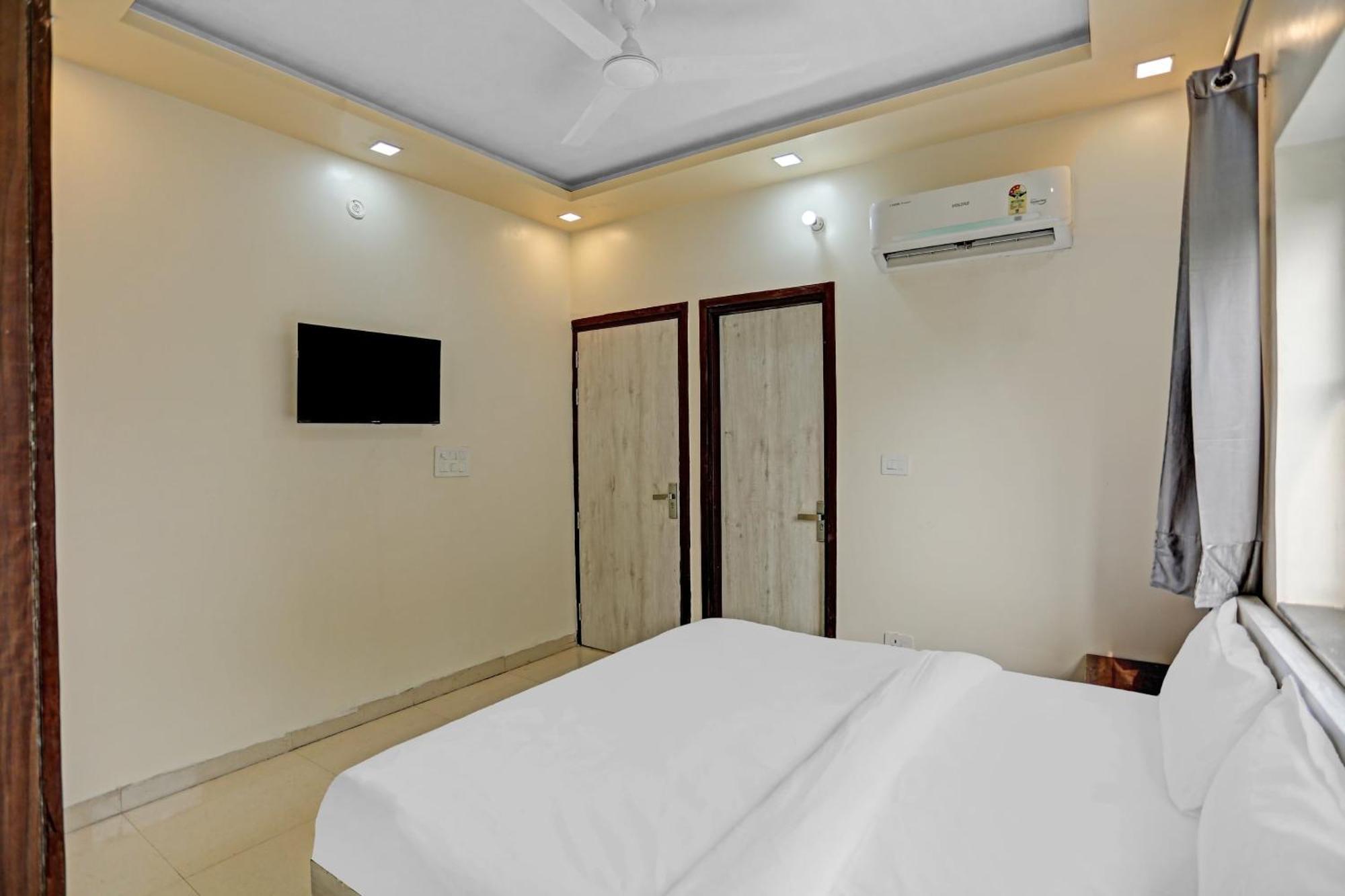 Hotel O Expo View Near Pvr Ansal Plaza เกรทเตอร์นอยดา ภายนอก รูปภาพ