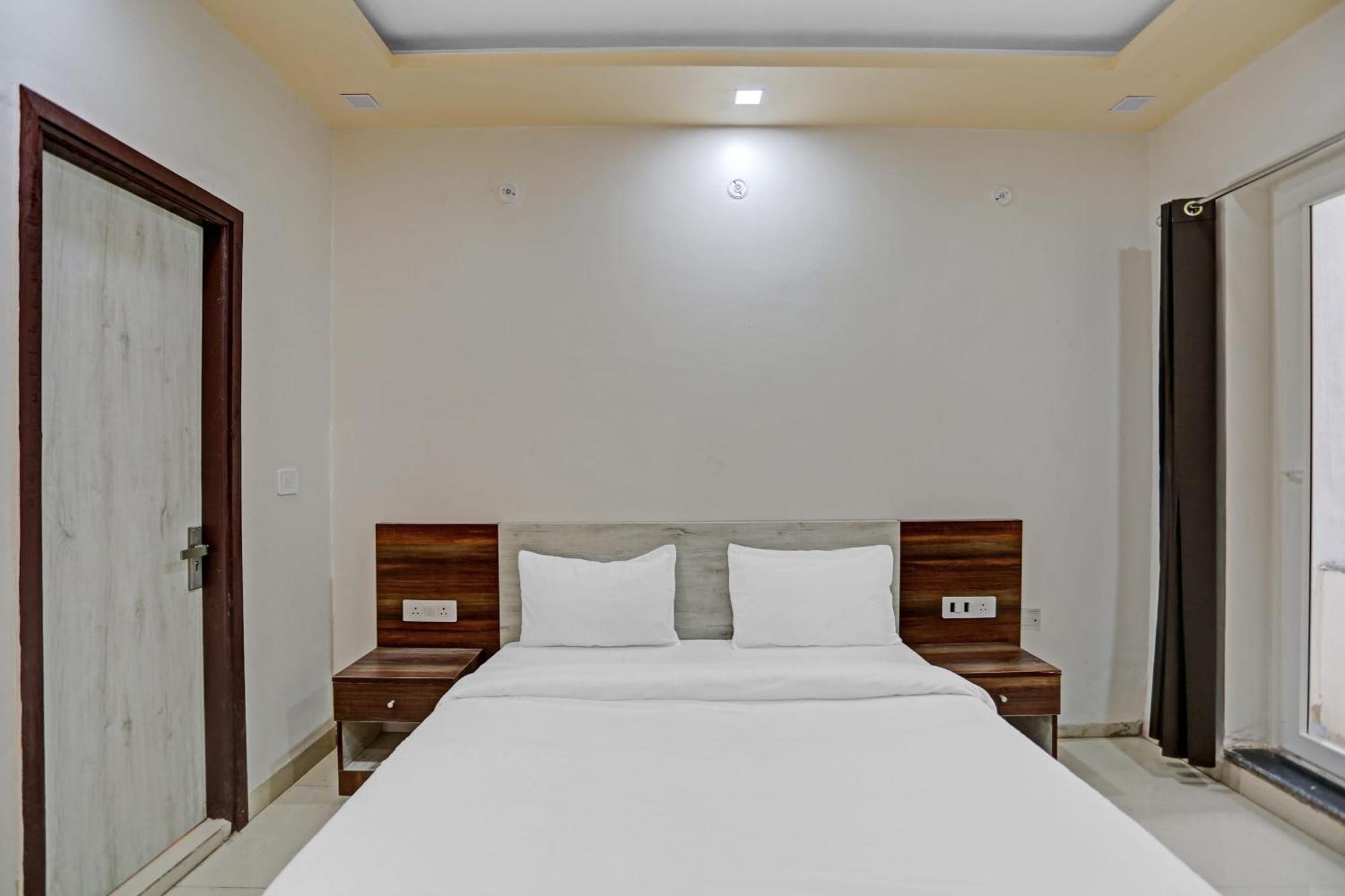 Hotel O Expo View Near Pvr Ansal Plaza เกรทเตอร์นอยดา ภายนอก รูปภาพ