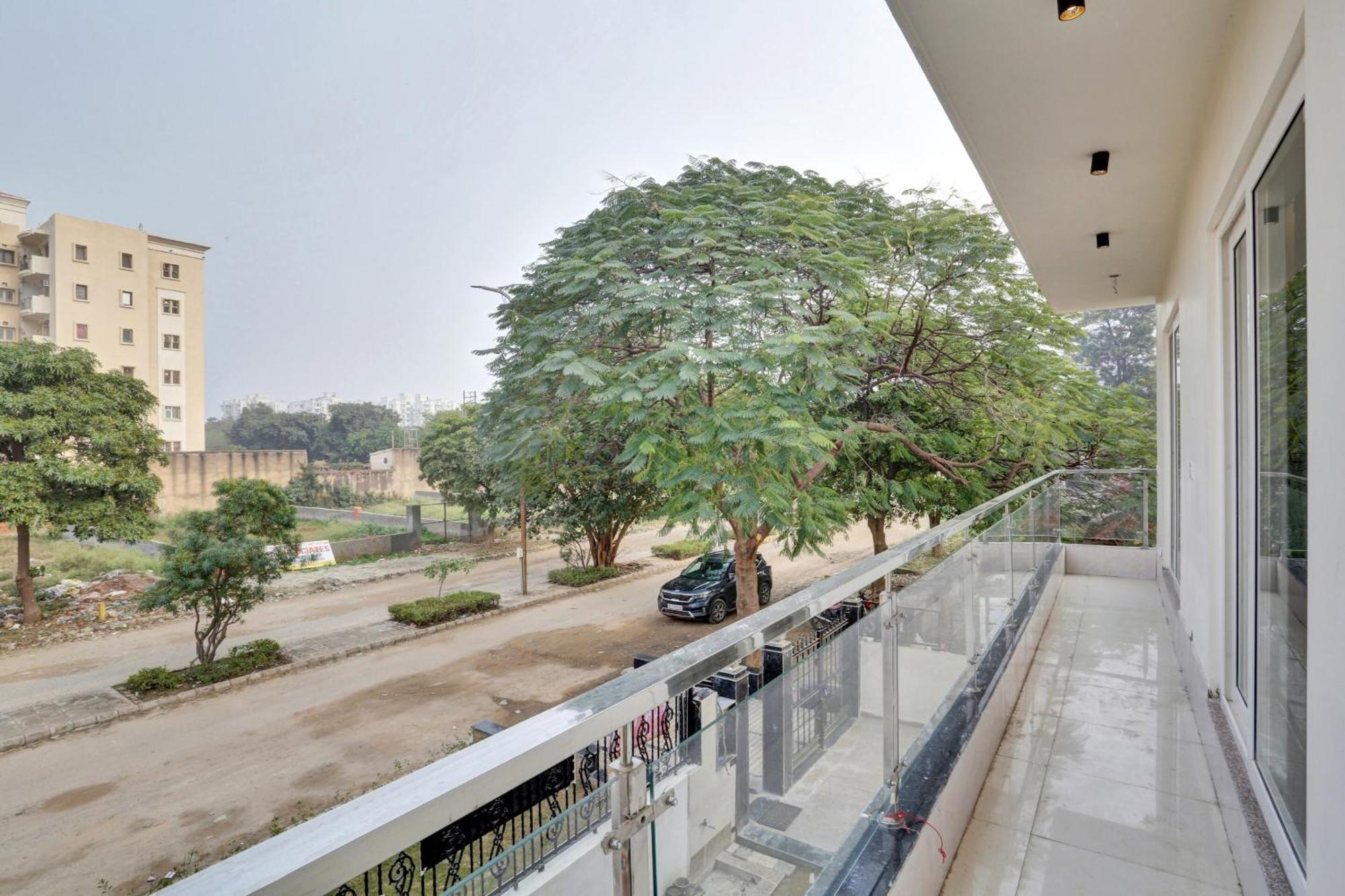 Hotel O Expo View Near Pvr Ansal Plaza เกรทเตอร์นอยดา ภายนอก รูปภาพ
