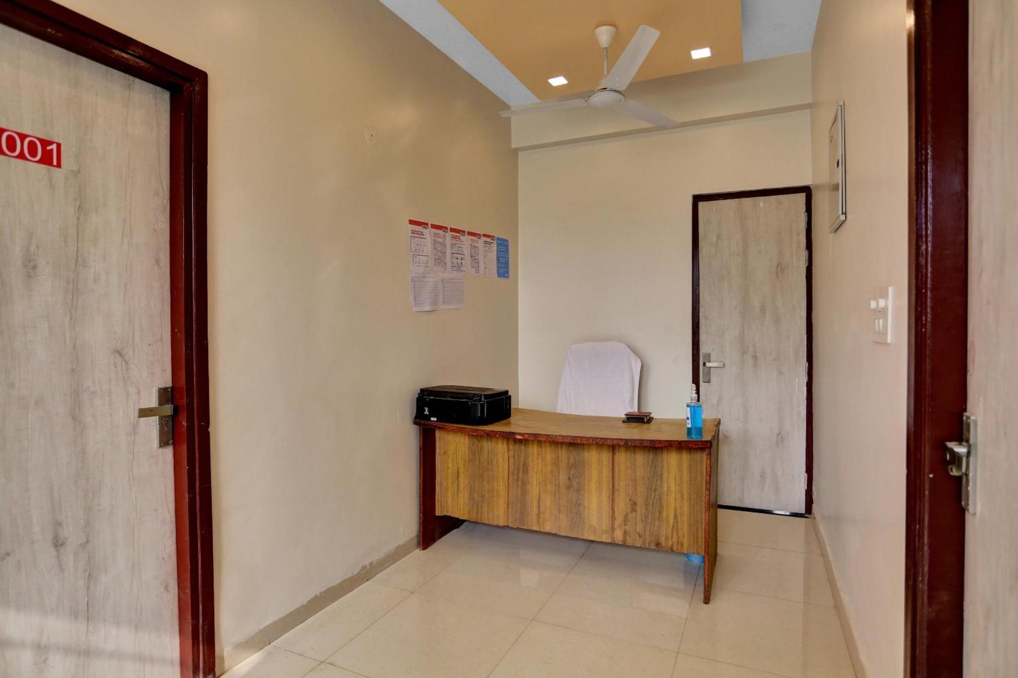 Hotel O Expo View Near Pvr Ansal Plaza เกรทเตอร์นอยดา ภายนอก รูปภาพ