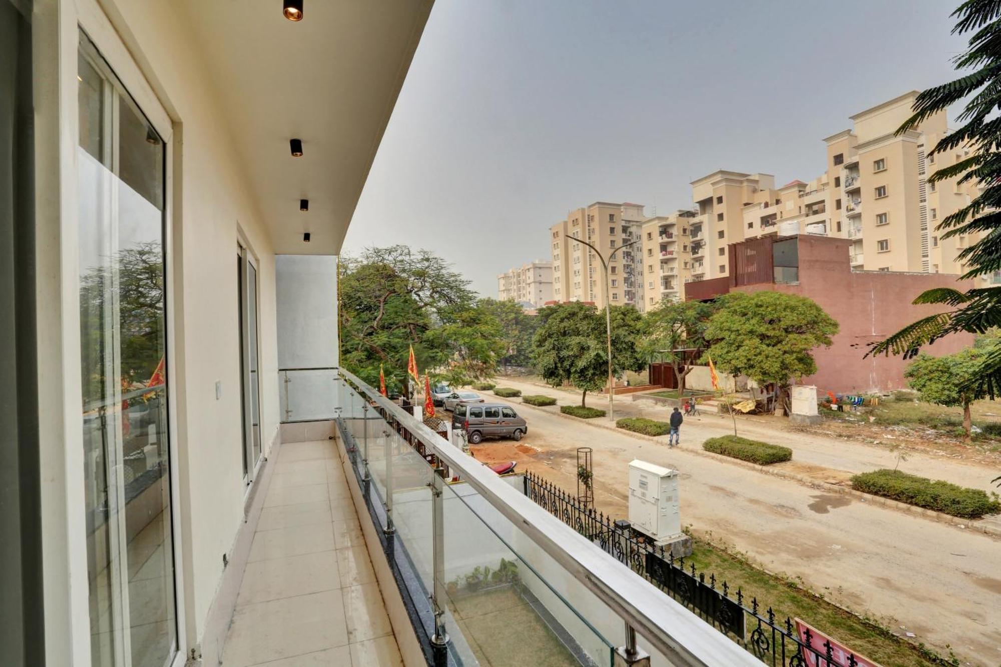 Hotel O Expo View Near Pvr Ansal Plaza เกรทเตอร์นอยดา ภายนอก รูปภาพ