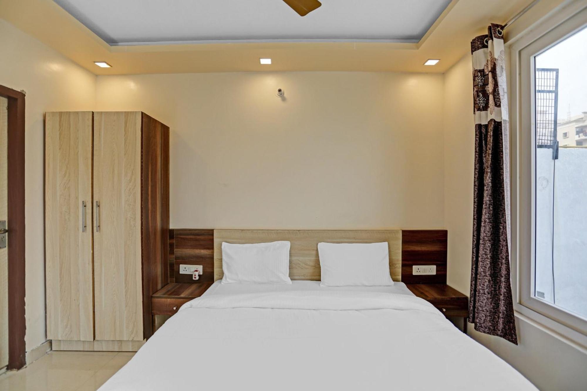 Hotel O Expo View Near Pvr Ansal Plaza เกรทเตอร์นอยดา ภายนอก รูปภาพ
